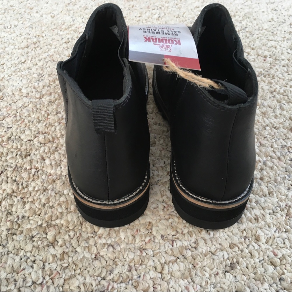 Kodiak Black Leather Chelsea-Style Ankle Boots - Picture 6 of 13